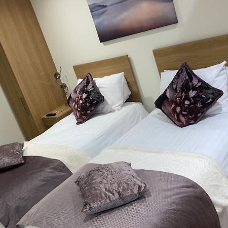 The Armada Inn Armoy Buitenkant foto