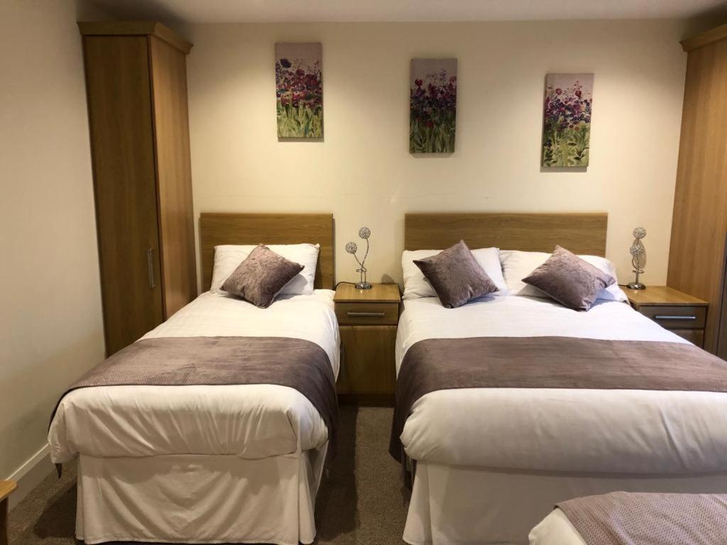 The Armada Inn Armoy Buitenkant foto