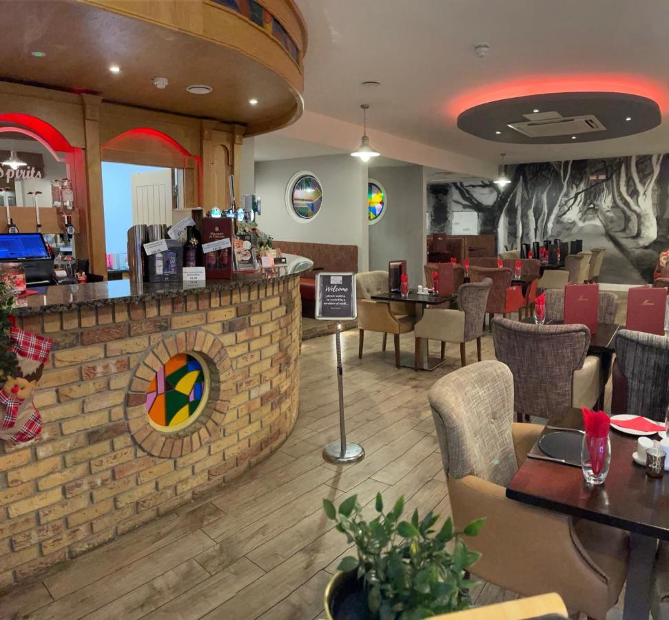 The Armada Inn Armoy Buitenkant foto